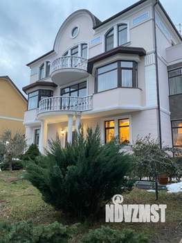 Дом 350м², 3-этажный, участок 10 сот.  