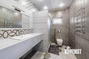 Дом 250м², 2-этажный, участок 7 сот.  