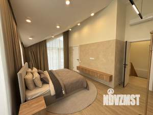 Дом 220м², 2-этажный, участок 4 сот.  