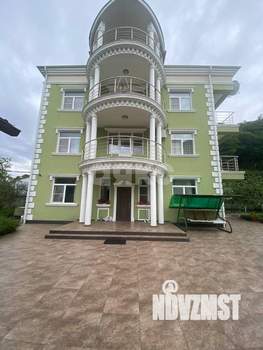 Дом 1500м², 3-этажный, участок 36 сот.  