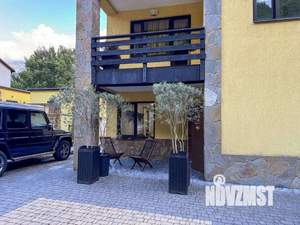 Дом 250м², 3-этажный, участок 6 сот.  