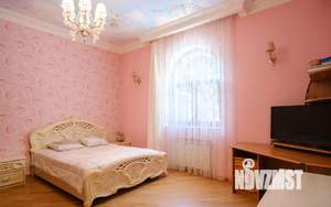 Дом 300м&sup2;, 2-этажный, участок 6 сот.  