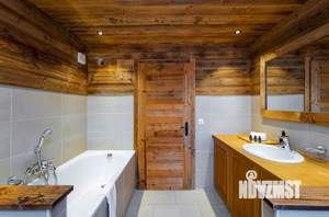 Дом 170м², 3-этажный, участок 15 сот.  