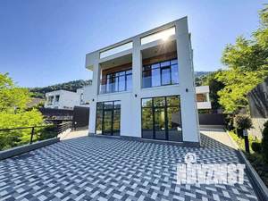 Дом 240м², 2-этажный, участок 4 сот.  