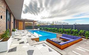 Дом 300м², 2-этажный, участок 10 сот.  