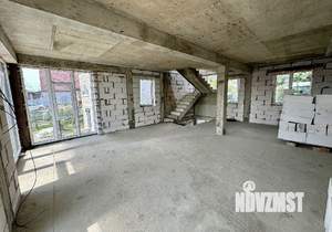 Дом 200м&sup2;, 2-этажный, участок 4 сот.  