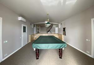 Дом 450м², 3-этажный, участок 10 сот.  