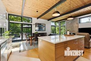 Дом 300м², 2-этажный, участок 7 сот.  