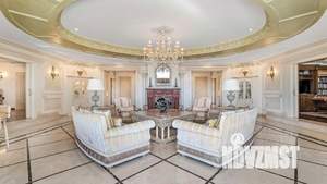 Дом 1400м², 3-этажный, участок 35 сот.  