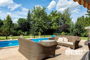 Дом 500м², 3-этажный, участок 25 сот.  