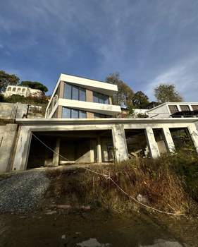 Дом 196м², 2-этажный, участок 5 сот.  