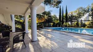 Дом 400м&sup2;, 3-этажный, участок 16 сот.  