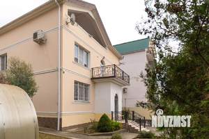 Коттедж 400м², 3-этажный, участок 10 сот.  