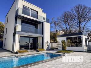 Дом 275м², 3-этажный, участок 5 сот.  