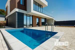 Дом 186м², 2-этажный, участок 6 сот.  