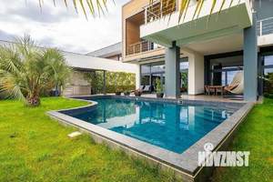 Дом 320м², 2-этажный, участок 10 сот.  