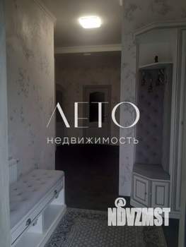 Дом 293м&sup2;, 3-этажный, участок 12 сот.  