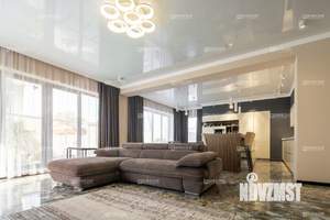 Дом 250м², 2-этажный, участок 7 сот.  