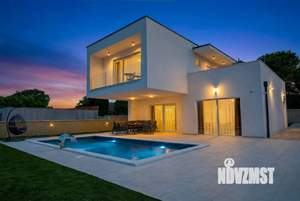 Дом 180м&sup2;, 2-этажный, участок 7 сот.  