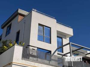 Дом 188м², 3-этажный, участок 4 сот.  