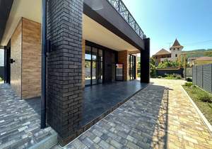 Дом 240м², 2-этажный, участок 5 сот.  