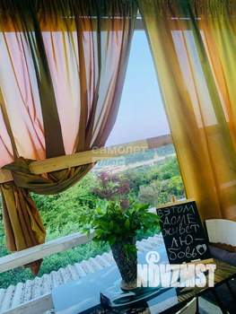 Дом 350м², 3-этажный, участок 15 сот.  