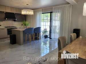 Дом 320м², 2-этажный, участок 18 сот.  