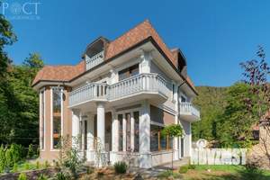 Дом 450м², 3-этажный, участок 10 сот.  