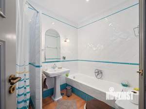 Коттедж 355м&sup2;, 2-этажный, участок 12 сот.  