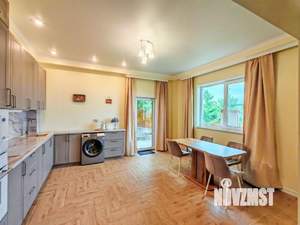 Дом 186м², 2-этажный, участок 5 сот.  