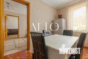 Дом 220м², 2-этажный, участок 6 сот.  