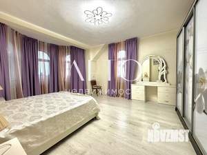 Коттедж 290м², 3-этажный, участок 5 сот.  