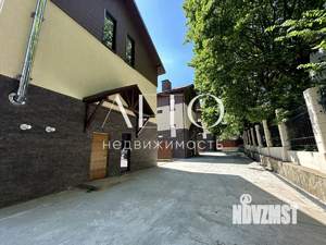 Дом 201м&sup2;, 3-этажный, участок 4 сот.  