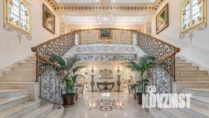 Дом 1400м², 3-этажный, участок 35 сот.  