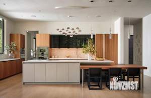 Коттедж 450м², 2-этажный, участок 15 сот.  