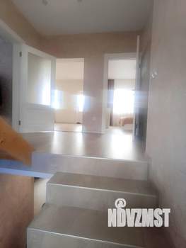 Коттедж 180м², 23-этажный, участок 7 сот.  