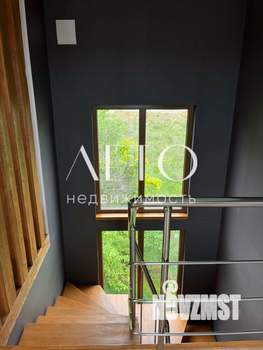 Коттедж 250м², 3-этажный, участок 6 сот.  