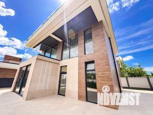 Коттедж 255м², 3-этажный, участок 5 сот.  