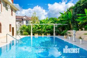 Дом 648м², 3-этажный, участок 13 сот.  