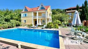 Дом 300м², 3-этажный, участок 13 сот.  