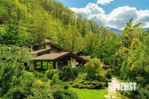 Дом 299м², 2-этажный, участок 15 сот.  