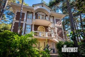 Дом 360м², 3-этажный, участок 14 сот.  