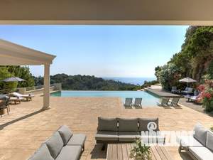 Дом 240м², 2-этажный, участок 11 сот.  