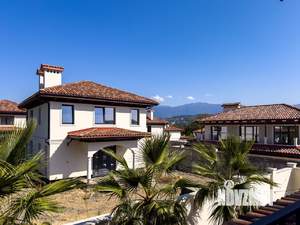 Коттедж 250м², 2-этажный, участок 6 сот.  