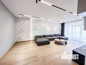 Дом 560м², 3-этажный, участок 7 сот.  