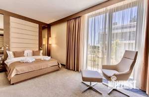 Коттедж 680м², 3-этажный, участок 12 сот.  