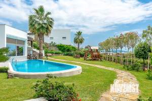 Коттедж 470м², 2-этажный, участок 15 сот.  