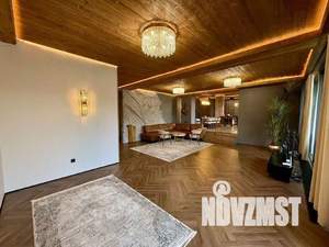 Дом 550м², 3-этажный, участок 15 сот.  