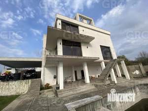 Дом 296м², 3-этажный, участок 6 сот.  