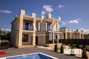 Дом 250м², 3-этажный, участок 4 сот.  